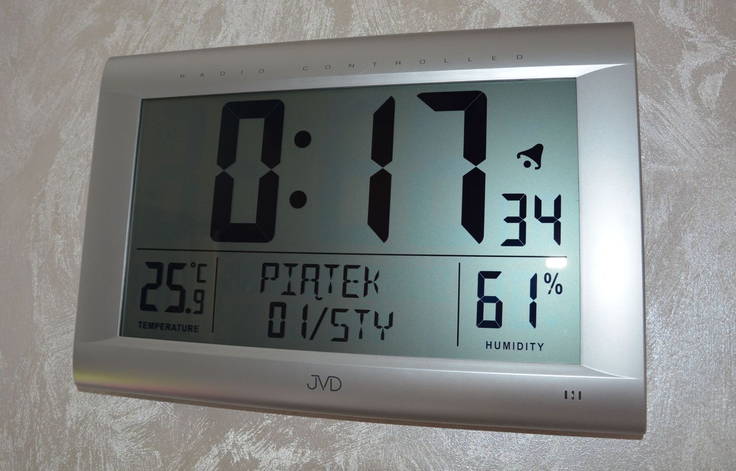 Zegar ścienny w kolorze srebrnym. Zegar sterowany radiem. Zegar sterowany radiowo. Zegar atomowy na biurko (8).JPG