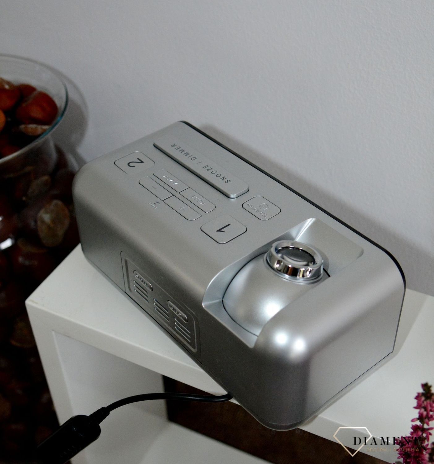 Budzik cyfrowy JVD RB93 Srebrny Termometr Radiocontrol. Budzik cyfrowy w srebrnej kolorystyce z możliwością zmiany koloru..jpg