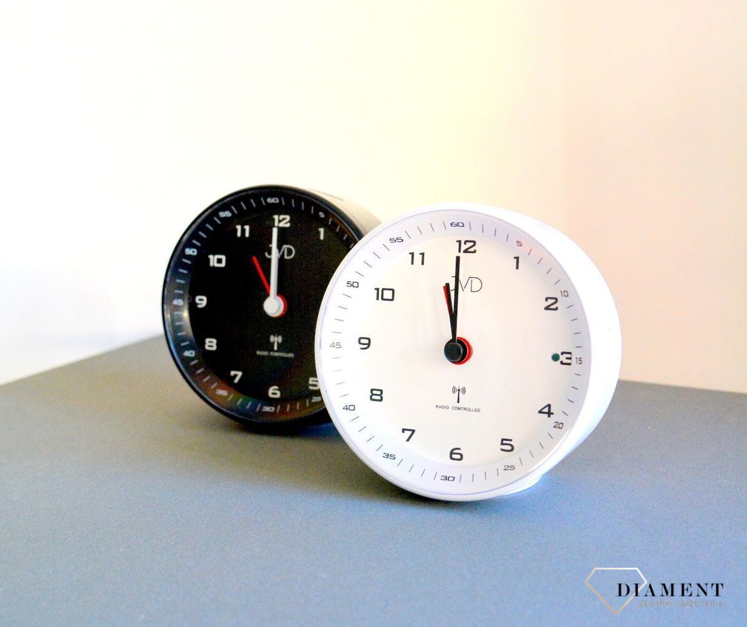 Budzik sterowany radiowo czarny JVD RB978.2. budzik radio control. budzik na biurko. Budzik z alarmem. Budzik z podświetleniem. Biały budzik. Szybka wysyłka..jpg