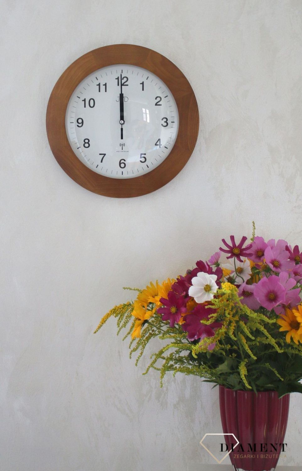 zegar scienny do salonu sterowany falami radiowymi. najdokładniejsz zegar na sciane. zegar ktory ustawia sie sam..jpg