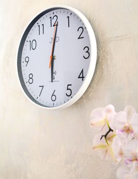 Zegar JVD RH502.3 – biały, 30 cm, sterowany radiowo, płynny sekundnik i synchronizacja sygnałem radiowym. Nowoczesny i czytelny zegar ścienny (8).JPG