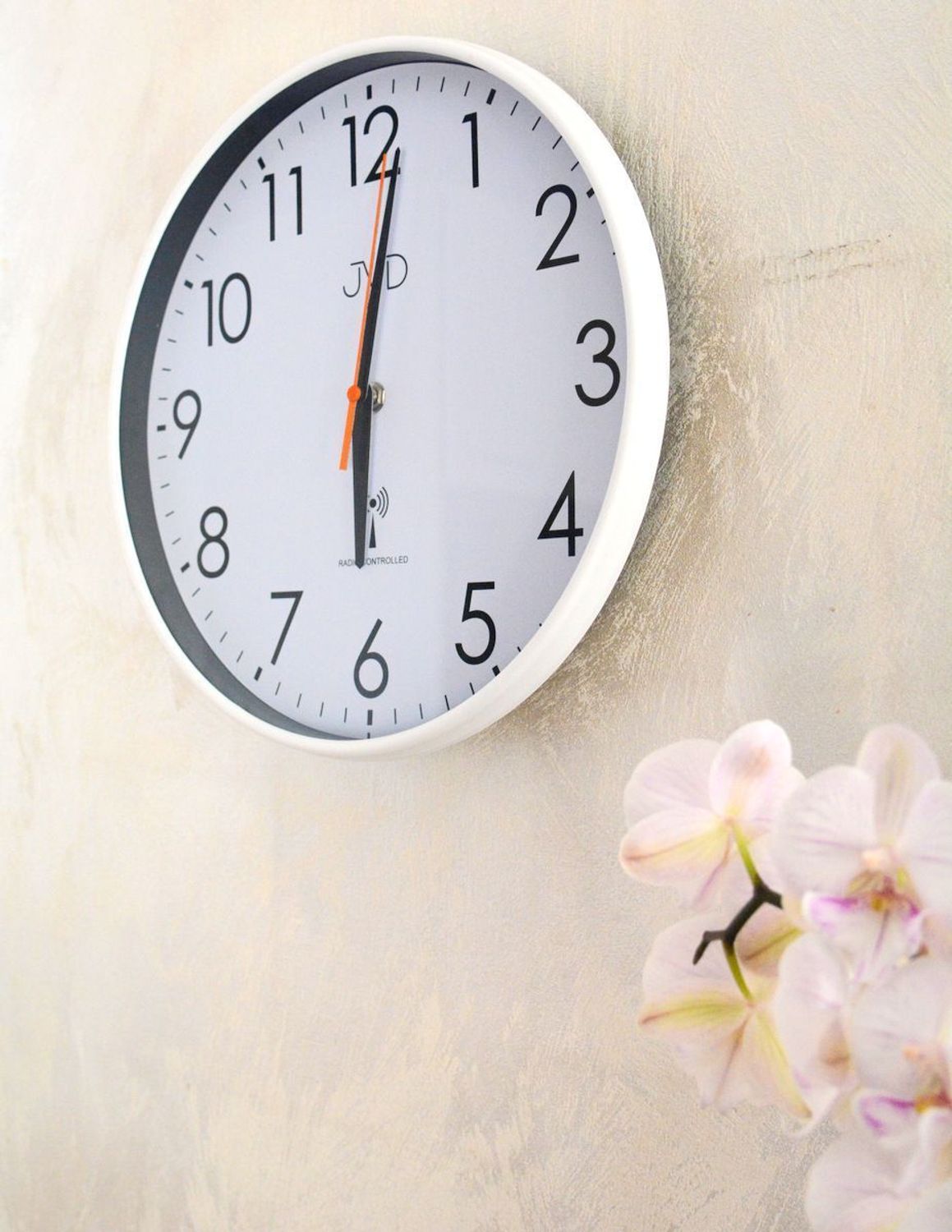 Zegar JVD RH502.3 – Sterowany radiowo, biały, 30 cm, płynny sekundnik, synchronizacja sygnałem.jpg