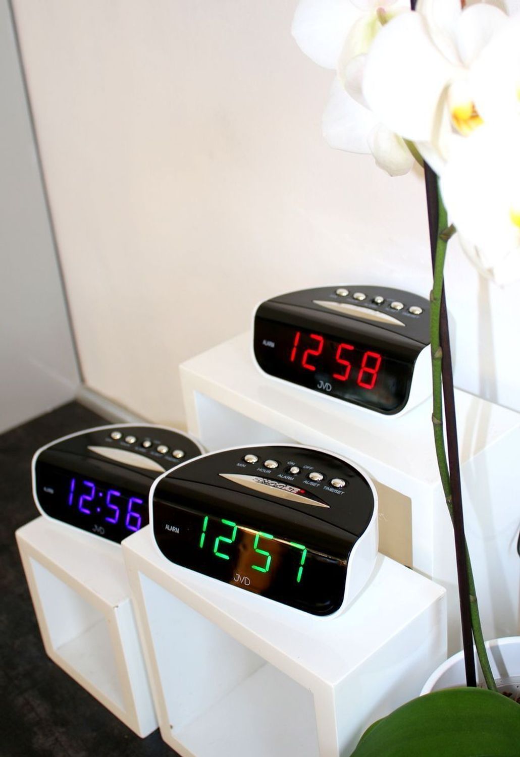 Budzik elektroniczny LCD JVD SB1709.3.jpg