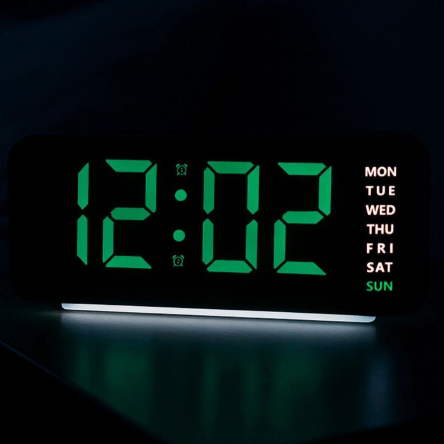 Budzik cyfrowy JVD SB8033.2 LED – 3 alarmy, Data, Tryb 1224h - Wersja Angielska zielono-czarny.jpg