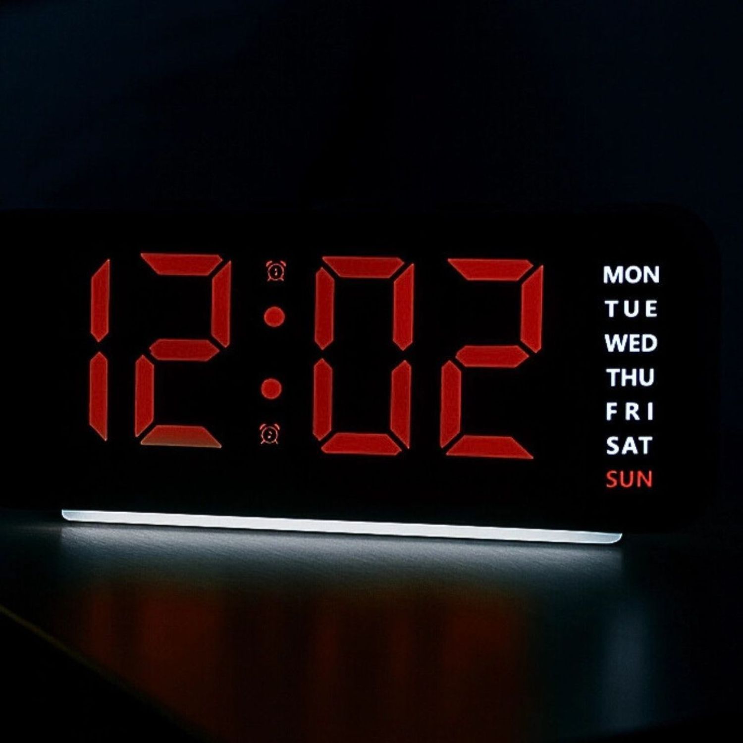 Budzik cyfrowy JVD SB8033.4 LED – 3 alarmy, Data, Tryb 1224h - Wersja Angielska podświetlane.jpg