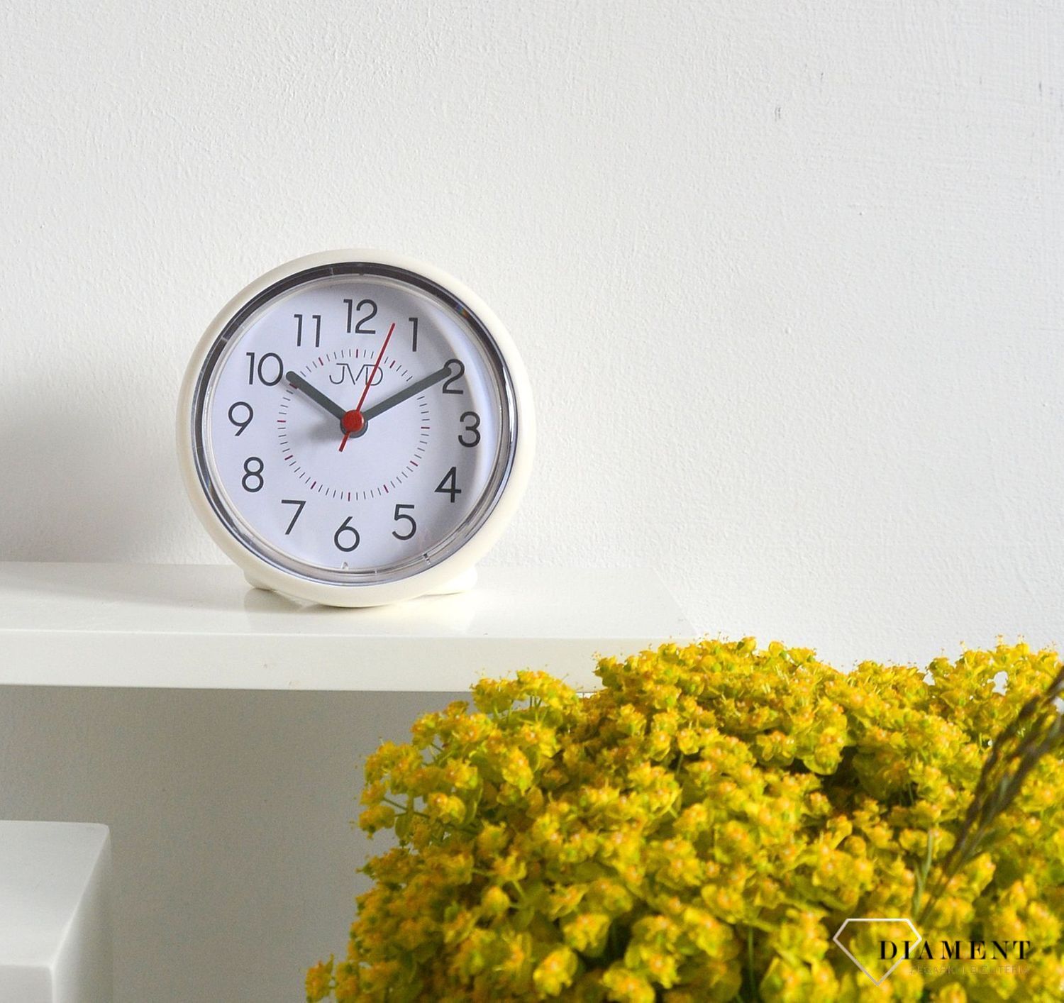 Zegar ścienny wodoszczelny łazienkowy JVD kremowy SH023. Mały zegar ścienny wiszący o bardzo czytelnej i wyraźnej tarczy. Zegar może stać w wilgotnych pomieszczeniach (4).jpg