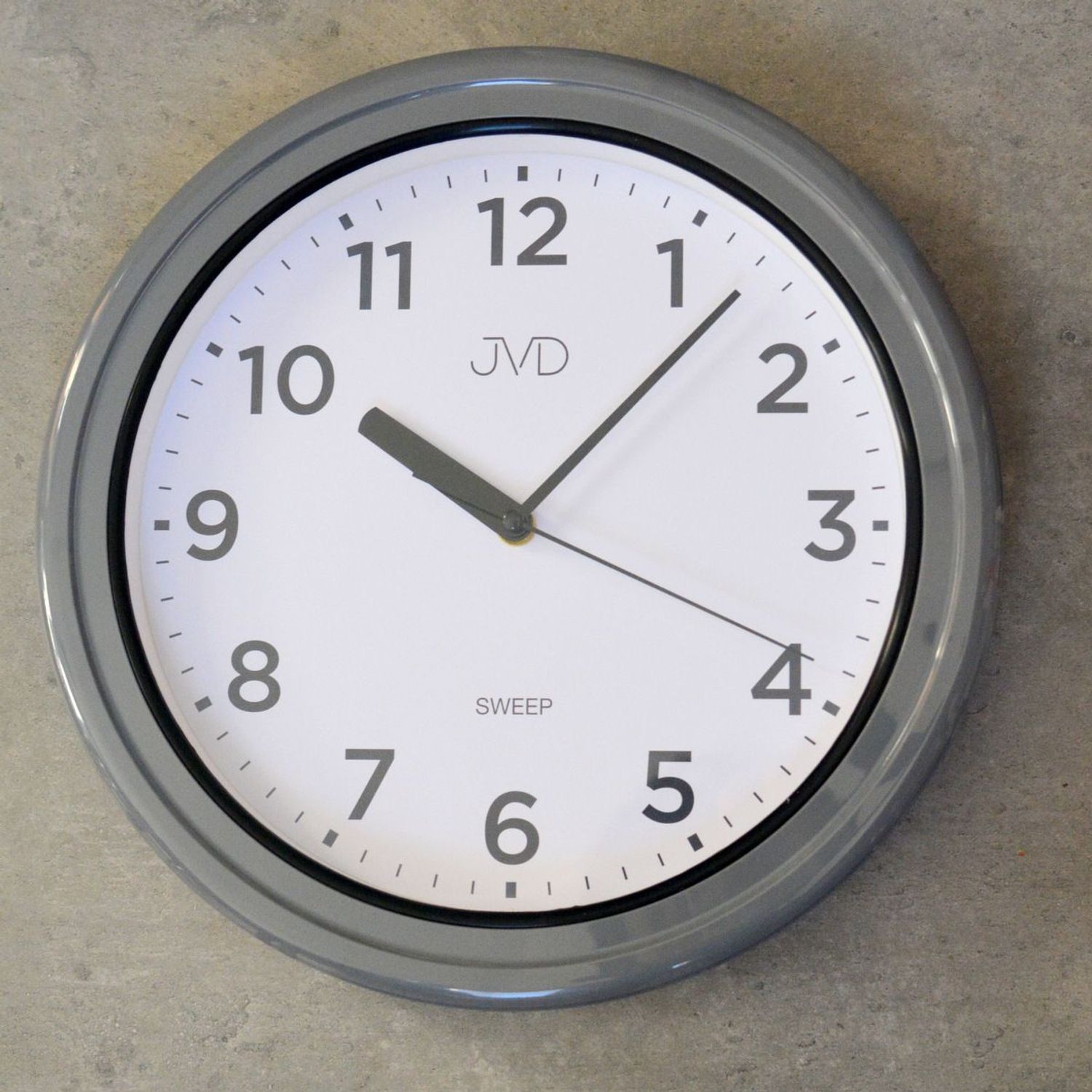 Zegar ścienny wodoszczelny łazienkowy JVD SH5913.2 szary płynący sekundnik .  Zegar łazienkowy. Zegar do łazienki wodoszczelny. Ścienny zegar szary. Zegar z cichym sekundnikiem..jpg