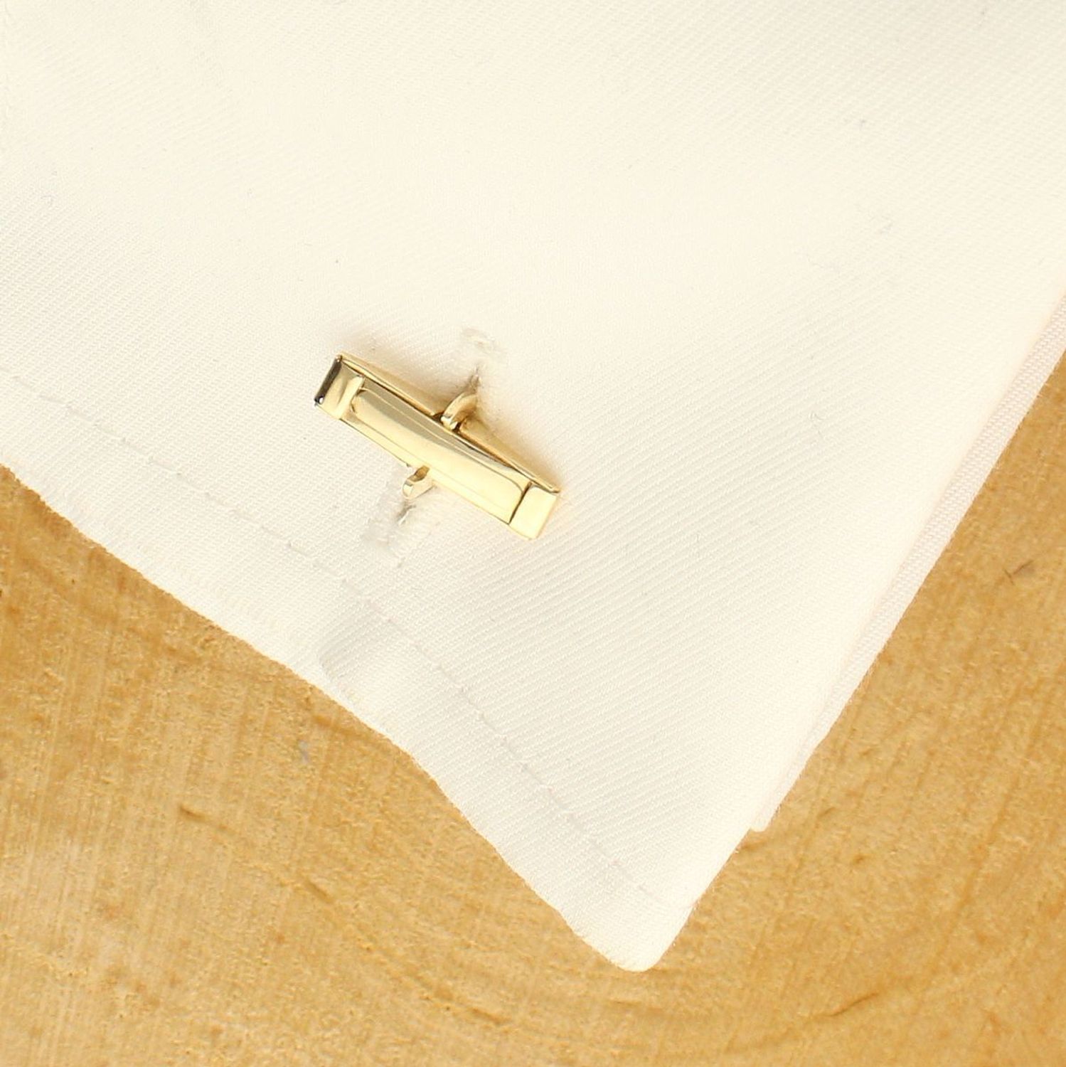 Złote spinki do mankietów Czarny onyks 585 z grawerem DIA-SPI-11007-585. Zestaw spinki do mankietów to świetny pomy.jpg