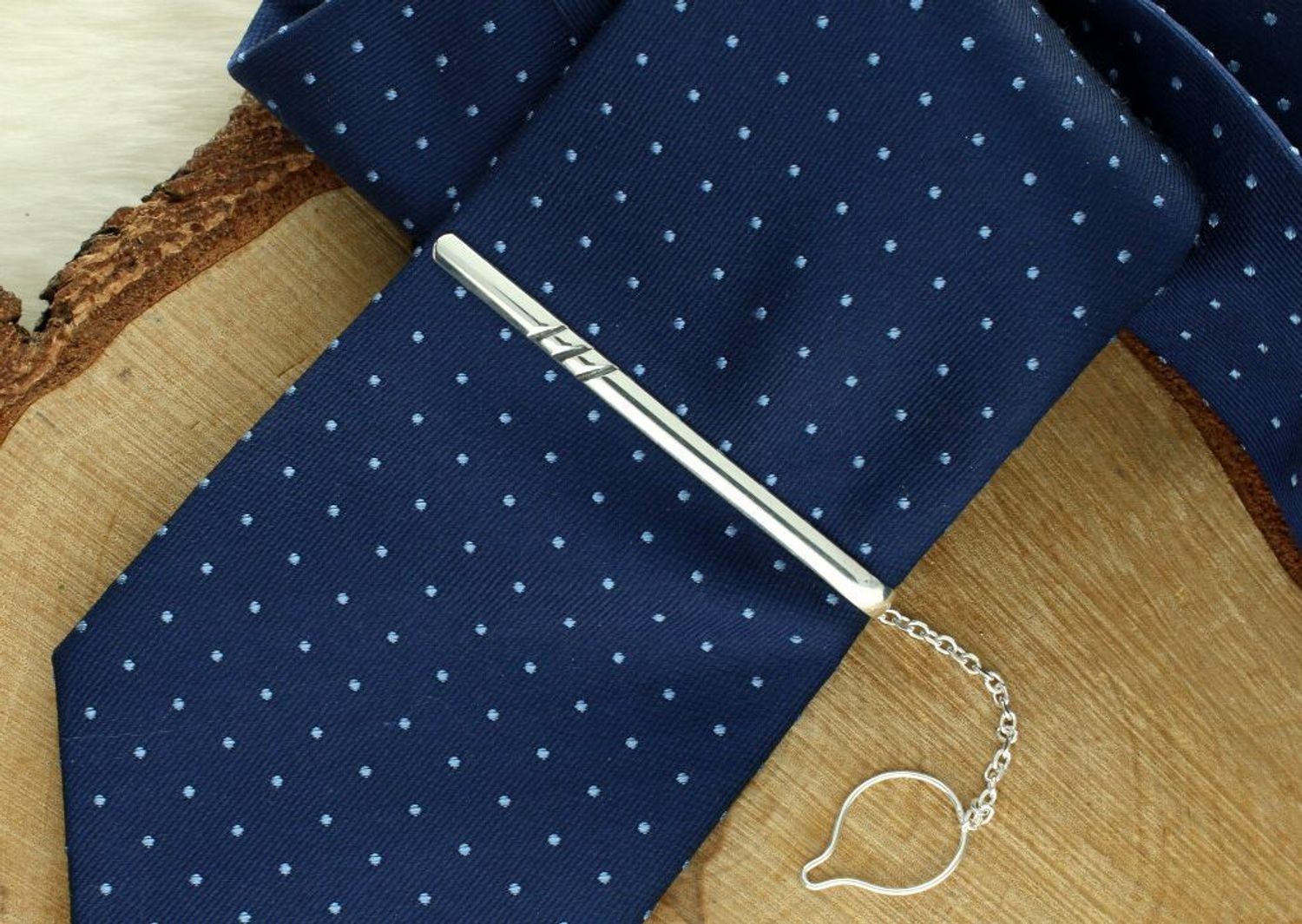 Męska srebrna spinka do krawata 925 DIA-SPI-13809-925 – z trzema paskami spinka.jpg