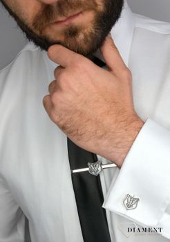 Spinka do krawata srebra 925 z orzełkiem DIA-ZAP-1697-925. Spinka do krawata srebrna 925 z motywem orzełka. Spinka wykonana z wysokiej jakości srebra 925. Zawieszka w kształcie herbu z motywem orzełka (1).JPG