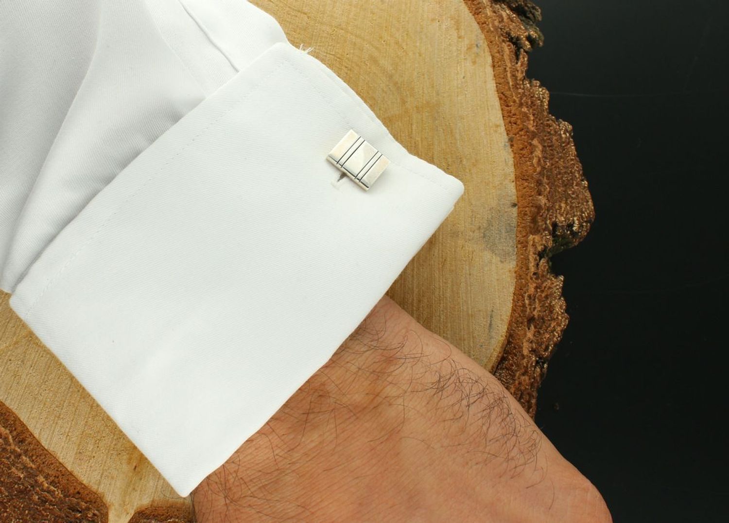 Eleganckie srebrne spinki do mankietów próba 925, wymiary 1,3 cm x 1,9 cm, waga 6,00 g. Idealny wybór na prezent dla mężczyzn. Wysoka jakość biżuterii.1.jpg