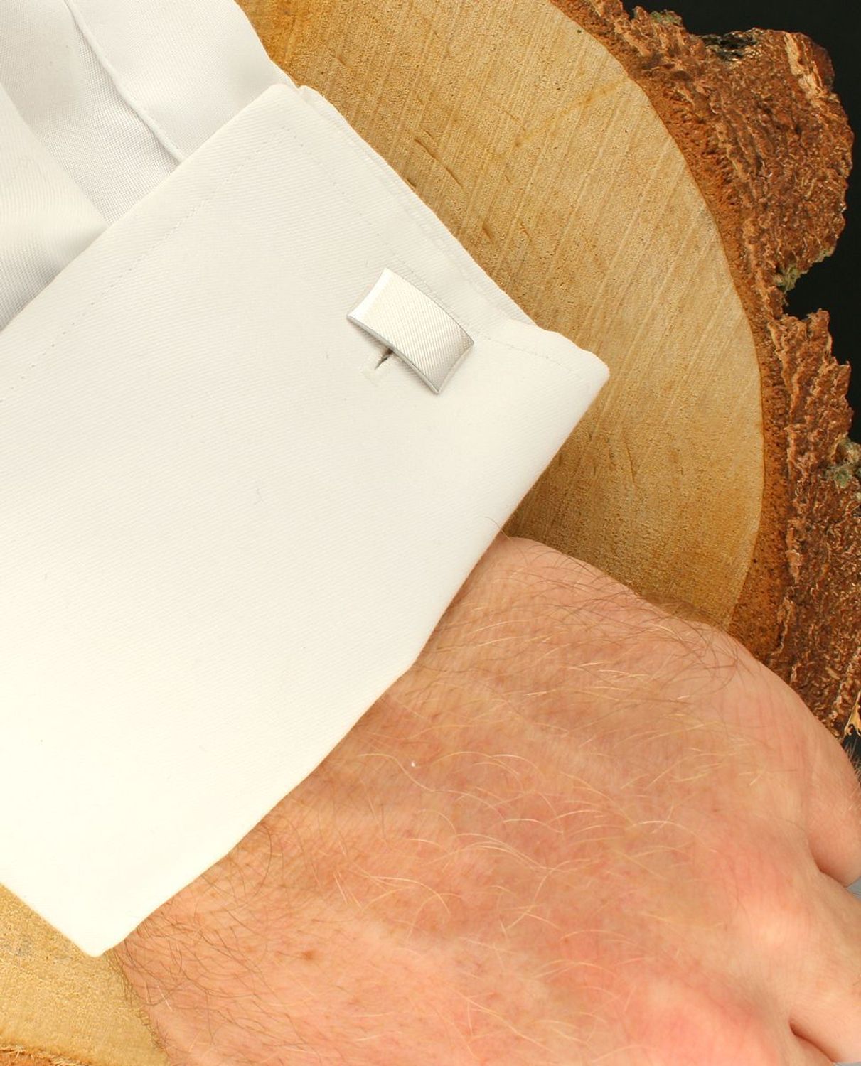 Spinki do mankietów srebrne 925 proste boki DIA-SPI-40782B-925. Komplet eleganckich spinek do mankietów z pięknym grawerowaniem. Spinki wykonane z wysokiej jakości srebra 925. Zestaw spinki do mankietów to świetny pomysł na p.jpg