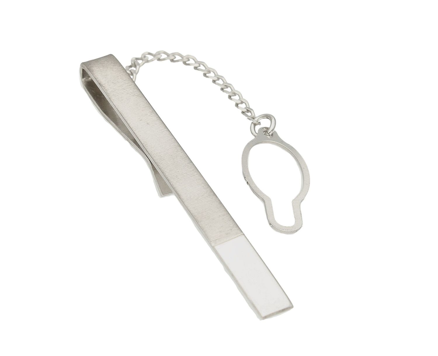 Srebrna spinka do krawatu z matowym wykończeniem DIA-SPI-40794-925. Spinka wykonana z wysokiej jakości srebra 925. Długość spinki 5,5 cm  i szerokość około 0,5 cm. Waga 4,75 gram. Spinka jest zapakowana w eleganckie pudełko,.jpg