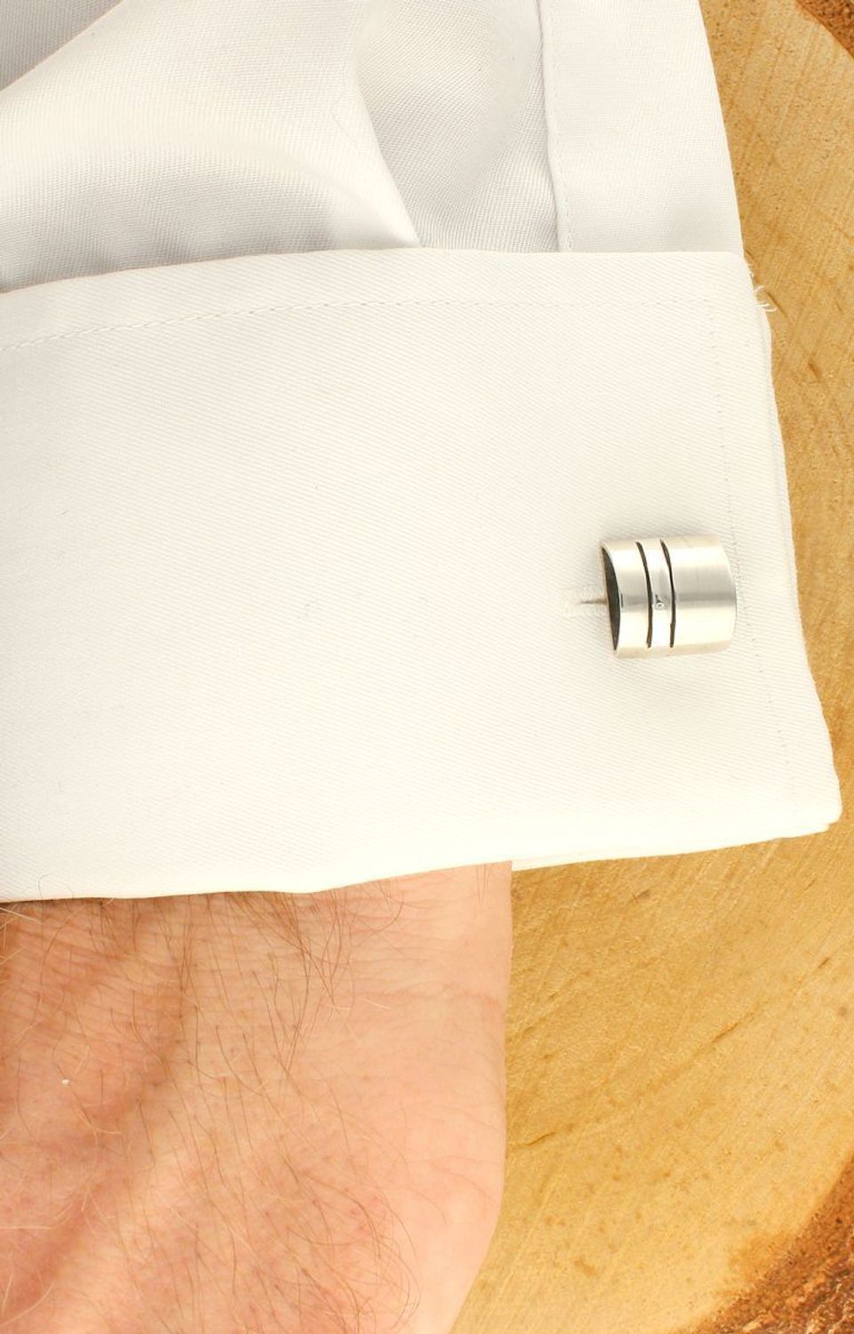 Spinki do mankietów kwadraty 925 o zaokrąglonych bokach DIA-SPI-8642-M-925. Komplet eleganckich spinek do mankietów z delikatnym grawerem. Spinki wykonane z wysokiej jakości srebra 925..jpg