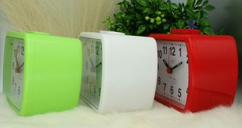 Budzik na baterię biały, alarm JVD SR309.1✓ Autoryzowany sklep✓ Kurier Gratis 24h✓ Gwarancja najniższej ceny✓ Grawer 0zł✓Zwrot 30 dni✓Negocjacje ➤Zapraszamy!2.jpg