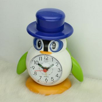 Budzik JVD SR52.6 Pingwin – cichy budzik kwarcowy z alarmem do sypialni pingein.jpg