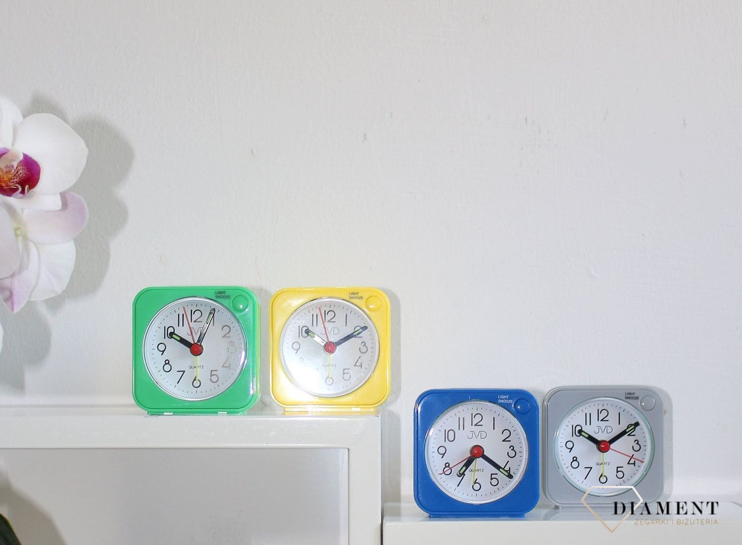 Budzik klasyczny czeskiej marki JVD SR623.18.jpg