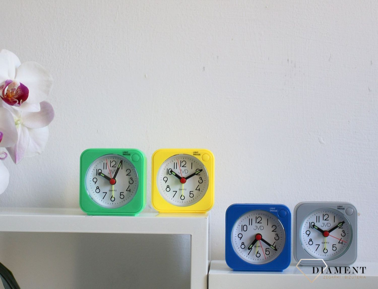 Budzik klasyczny czeskiej marki JVD SR623.18.jpg