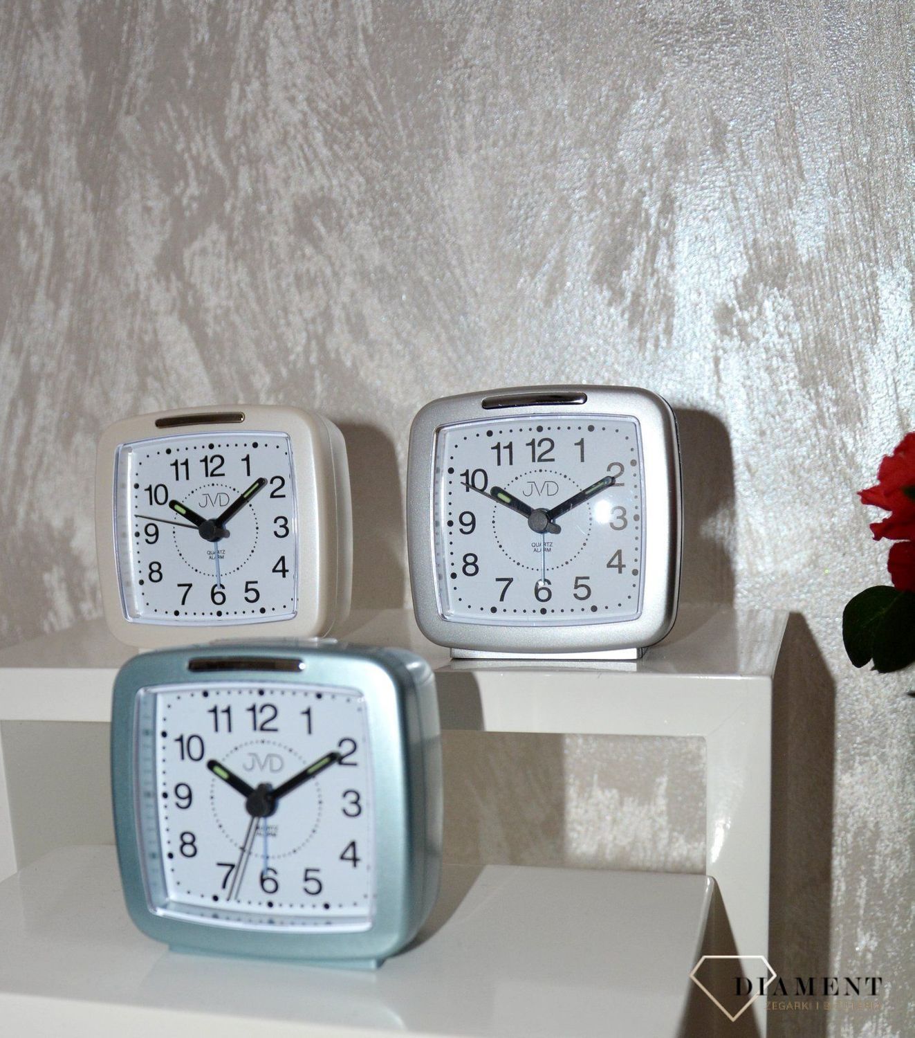 Budzik na baterie JVD kwadrat srebrny kolor SR952.5.jpg