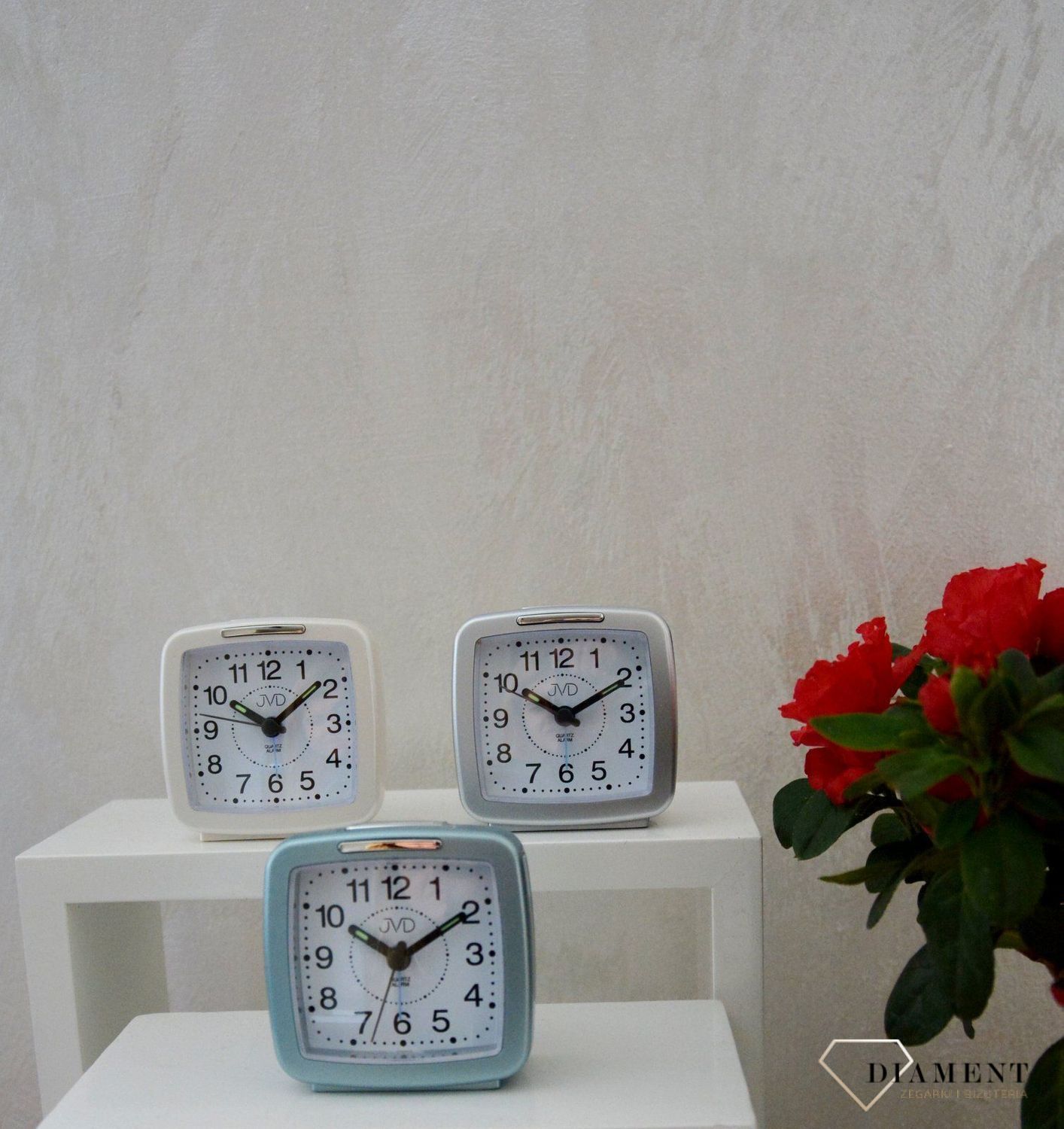 Budzik na baterie JVD kwadrat srebrny kolor SR952.5.jpg