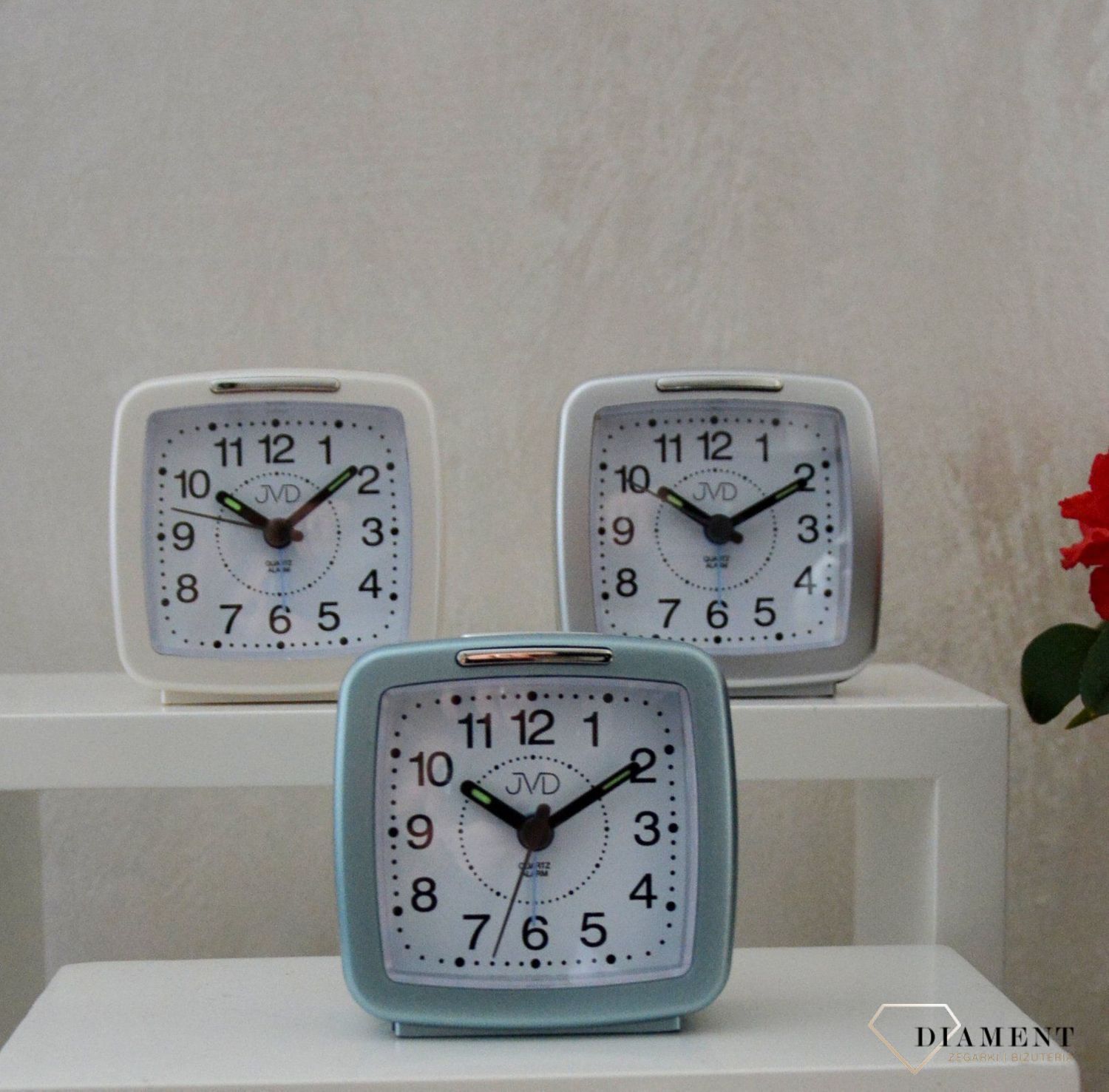 Budzik na baterie JVD kwadrat niebieski kolor SR952.7.jpg