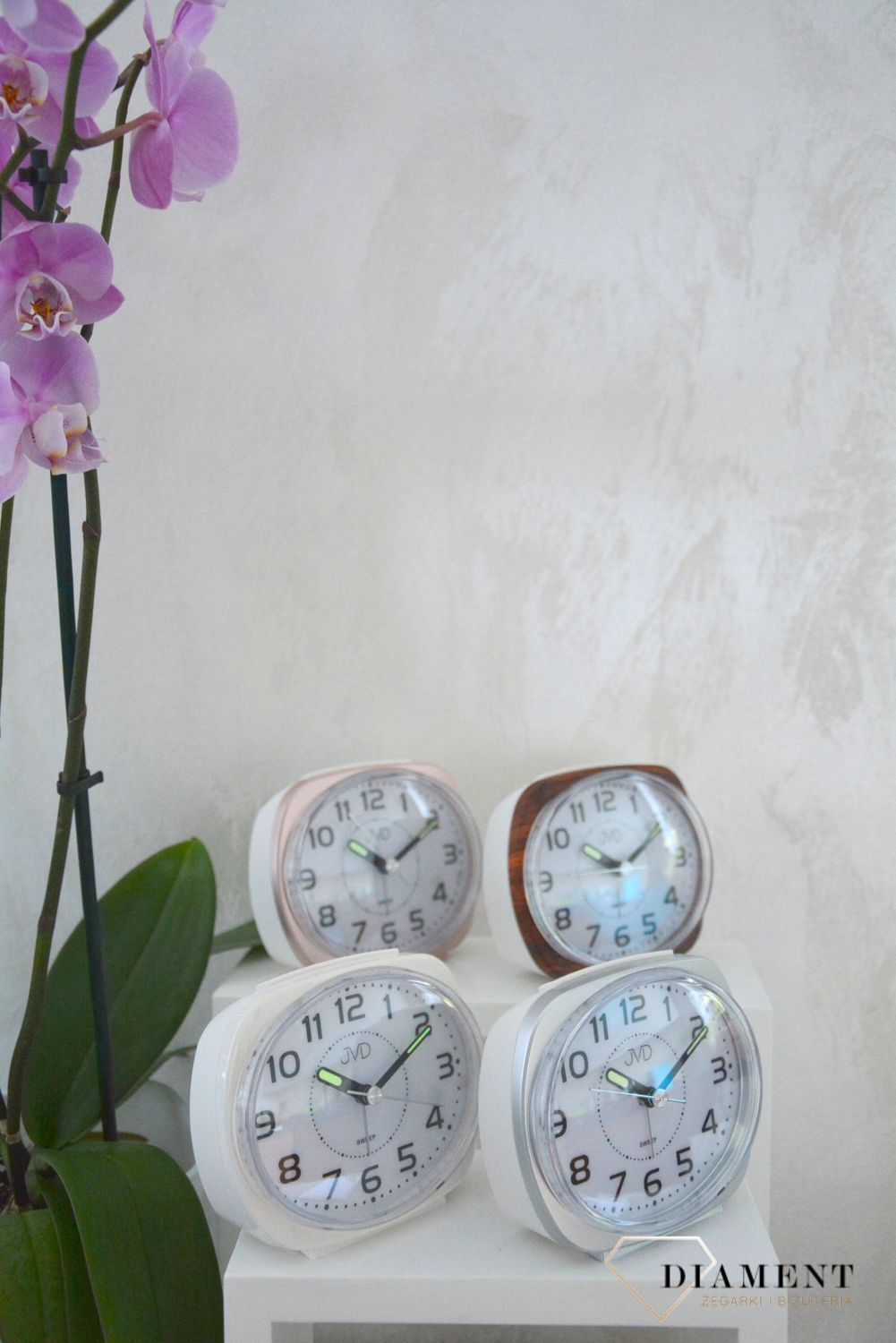 Budzik klasyczny JVD biało srebrny SRP001 (1).jpg