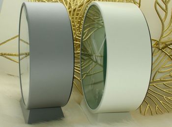 Budzik JVD SRP1006– Okrągły, szary, alarm, drzemka, bok.jpg