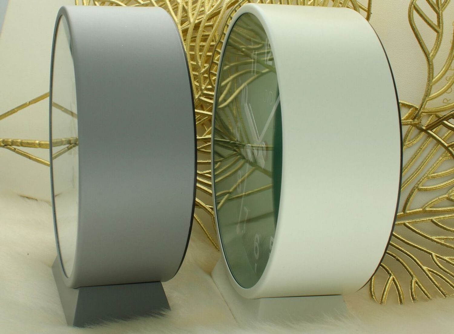 Budzik JVD SRP1006.2 – Okrągły, biały, alarm, drzemka, zielona tarcza.jpg