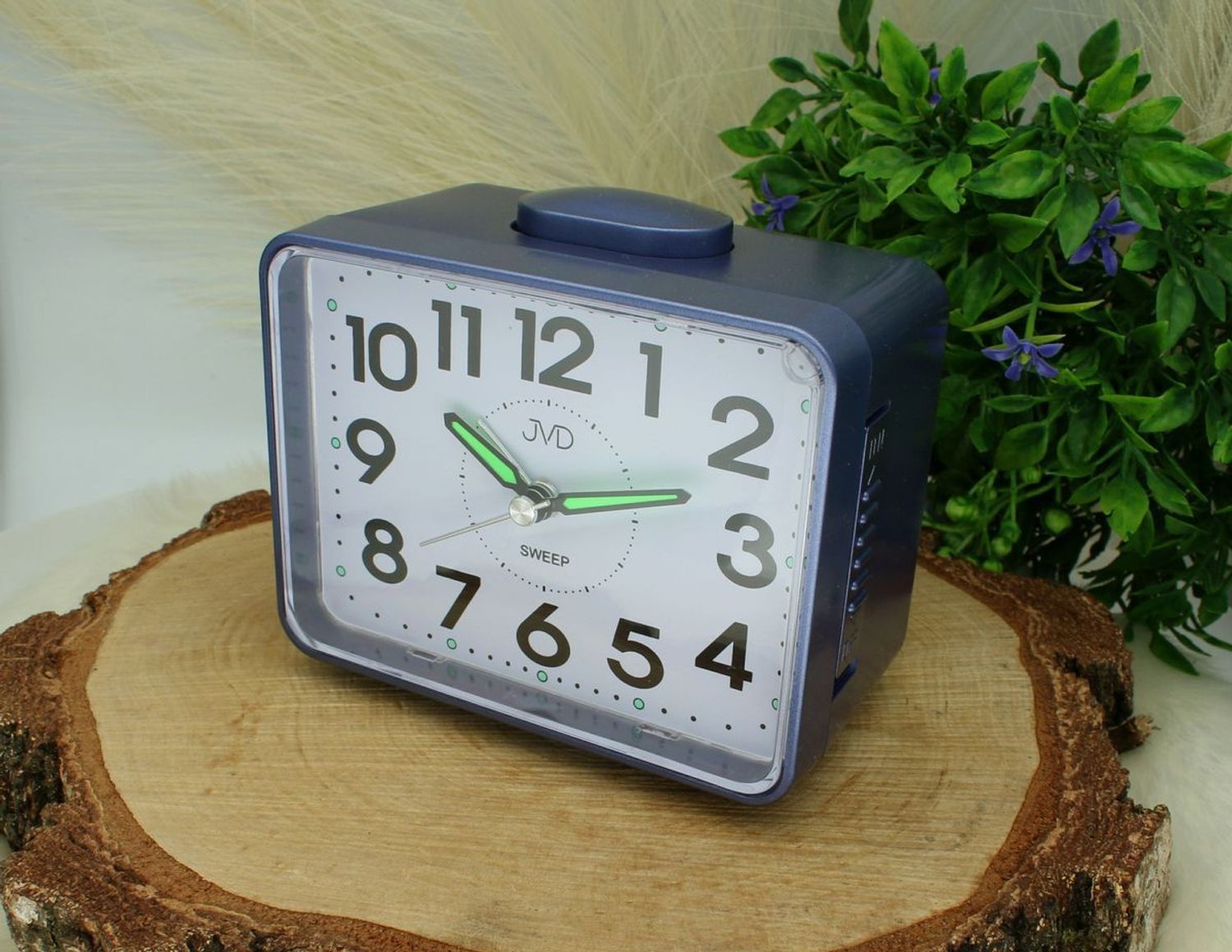 Budzik klasyczny JVD cichy mechanizm drzemka SRP1101.1 niebieski. Budzik klasyczny JVD. Klasyczny budzik niebieski. Budzik kwadratowy z cichym mechanizmem. Duży budzik z drzemką..jpg