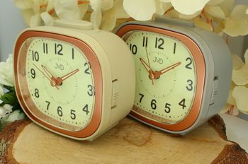 Budzik JVD SRP1201 –obudowa z różowym złotem, alarm, drzemka, płynny sekundnik, JVD.jpg