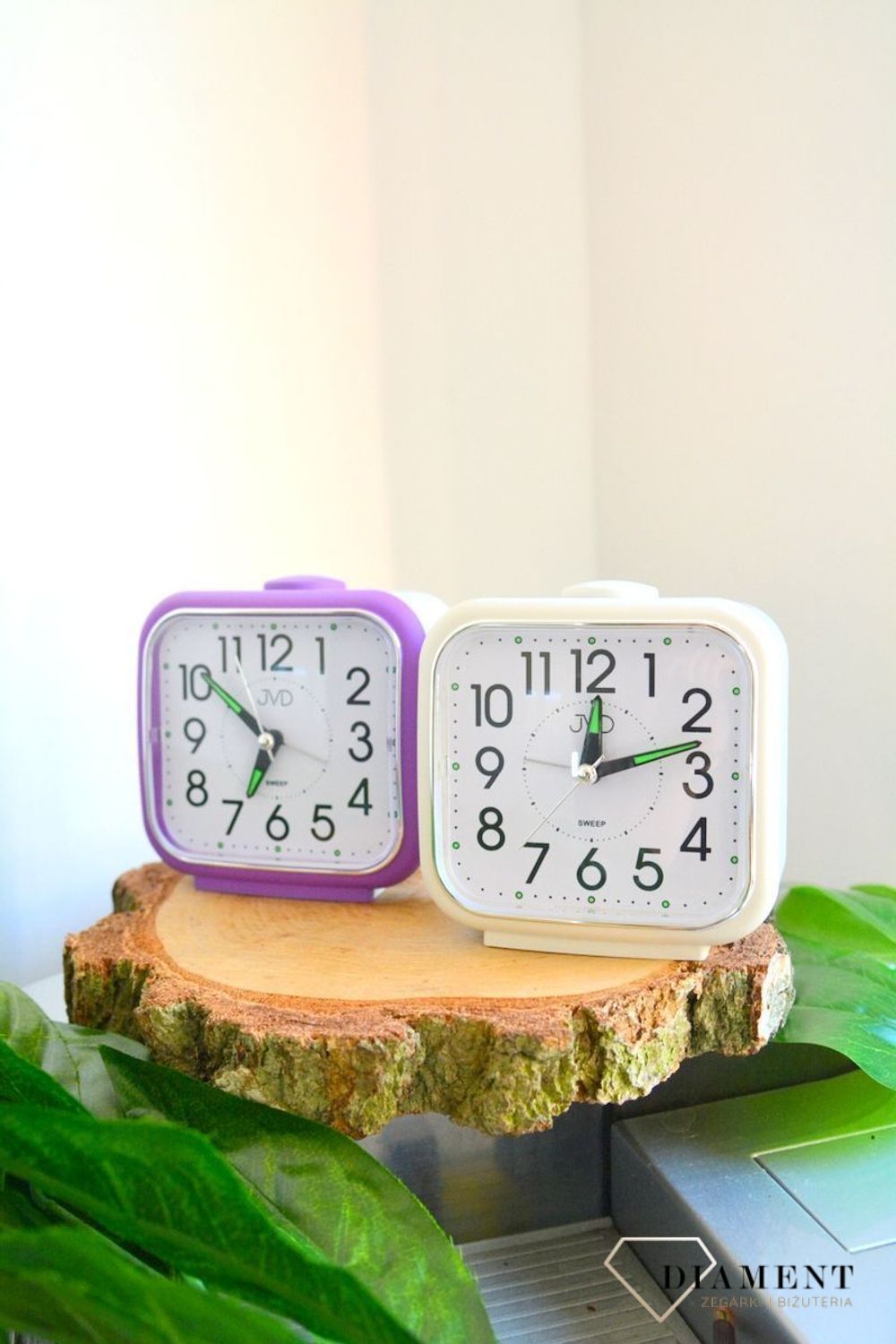 Budzik analogowy JVD biało fioletowy SRP1309.6 ✓Budziki ✓Zegarki budziki ✓ Zegar ✓.png