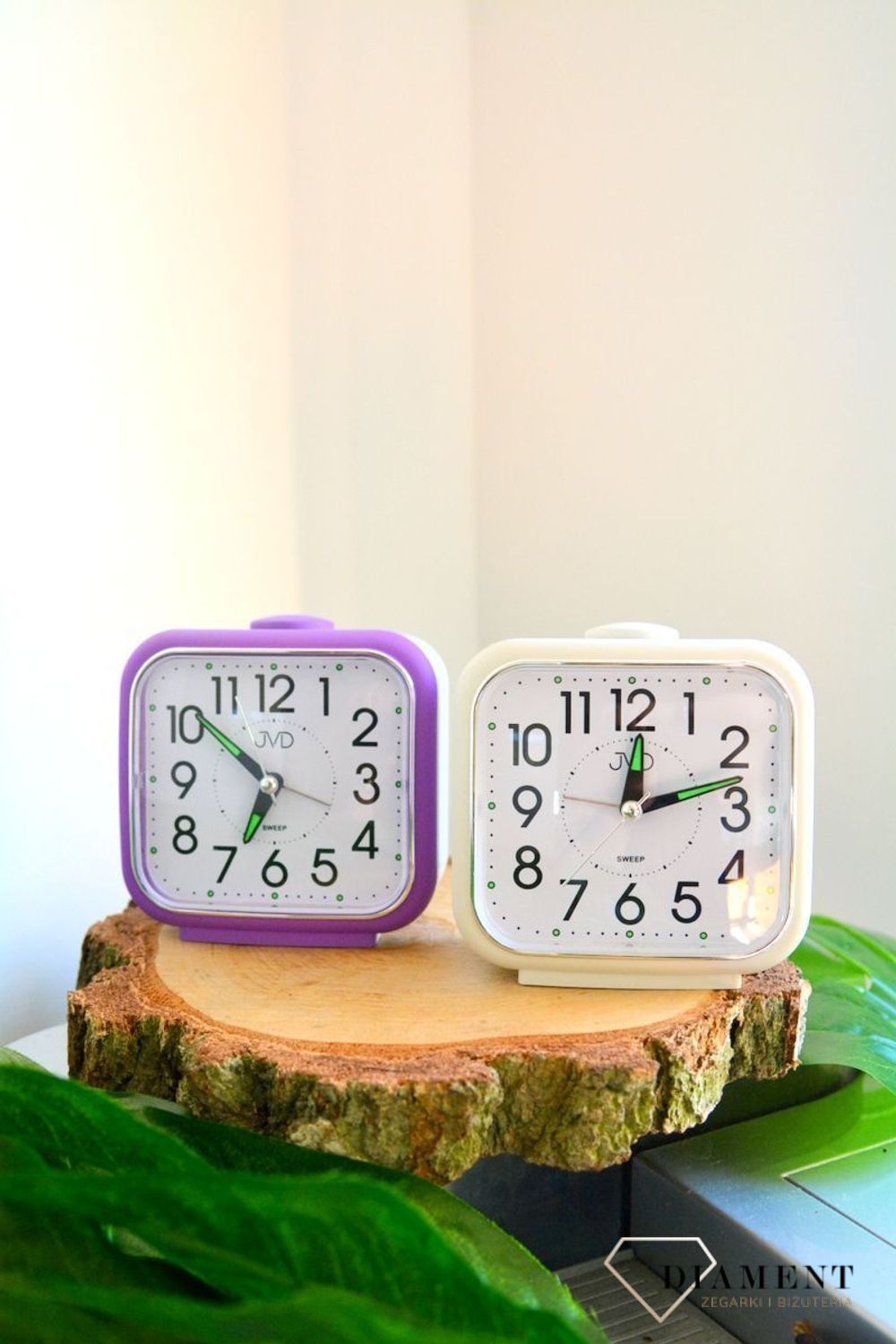 Budzik analogowy JVD biało fioletowy SRP1309.6 ✓Budziki ✓Zegarki budziki ✓ Zegar ✓.png