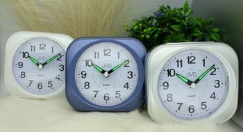 Budzik klasyczny JVD cichy mechanizm drzemka SRP1604.2 srebrny.  Budzik klasyczny JVD. Klasyczny budzik niebieski. Budzik kwadratowy z cichym mechanizmem. Duży budzik z drzemką.3.jpg