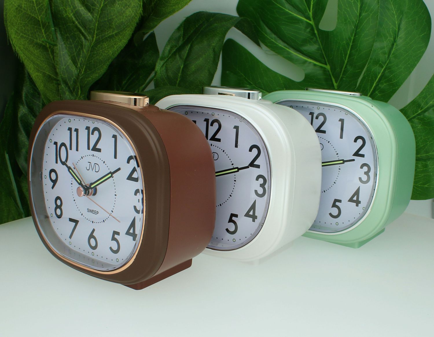 Budzik klasyczny duży JVD cichy mechanizm drzemka SRP2010.3 biały. Budzik klasyczny JVD. Klasyczny budzik brązowy. Budzik kwadratowy z cichym mechanizmem. Duży budzik z drzemką..jpg