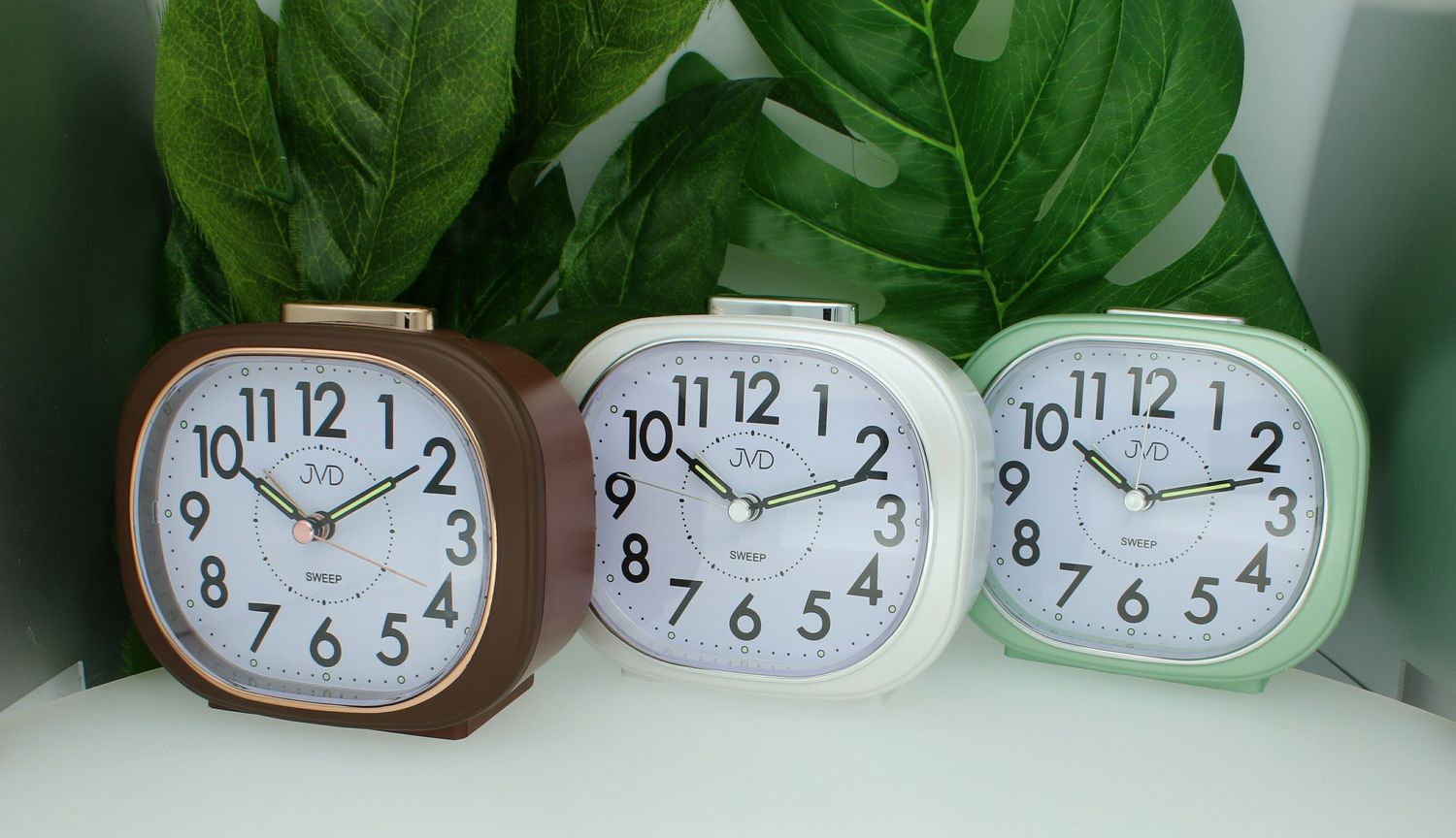 Budzik klasyczny duży JVD cichy mechanizm drzemka SRP2010.3 biały. Budzik klasyczny JVD. Klasyczny budzik brązowy. Budzik kwadratowy z cichym mechanizmem. Duży budzik z drzemką..jpg