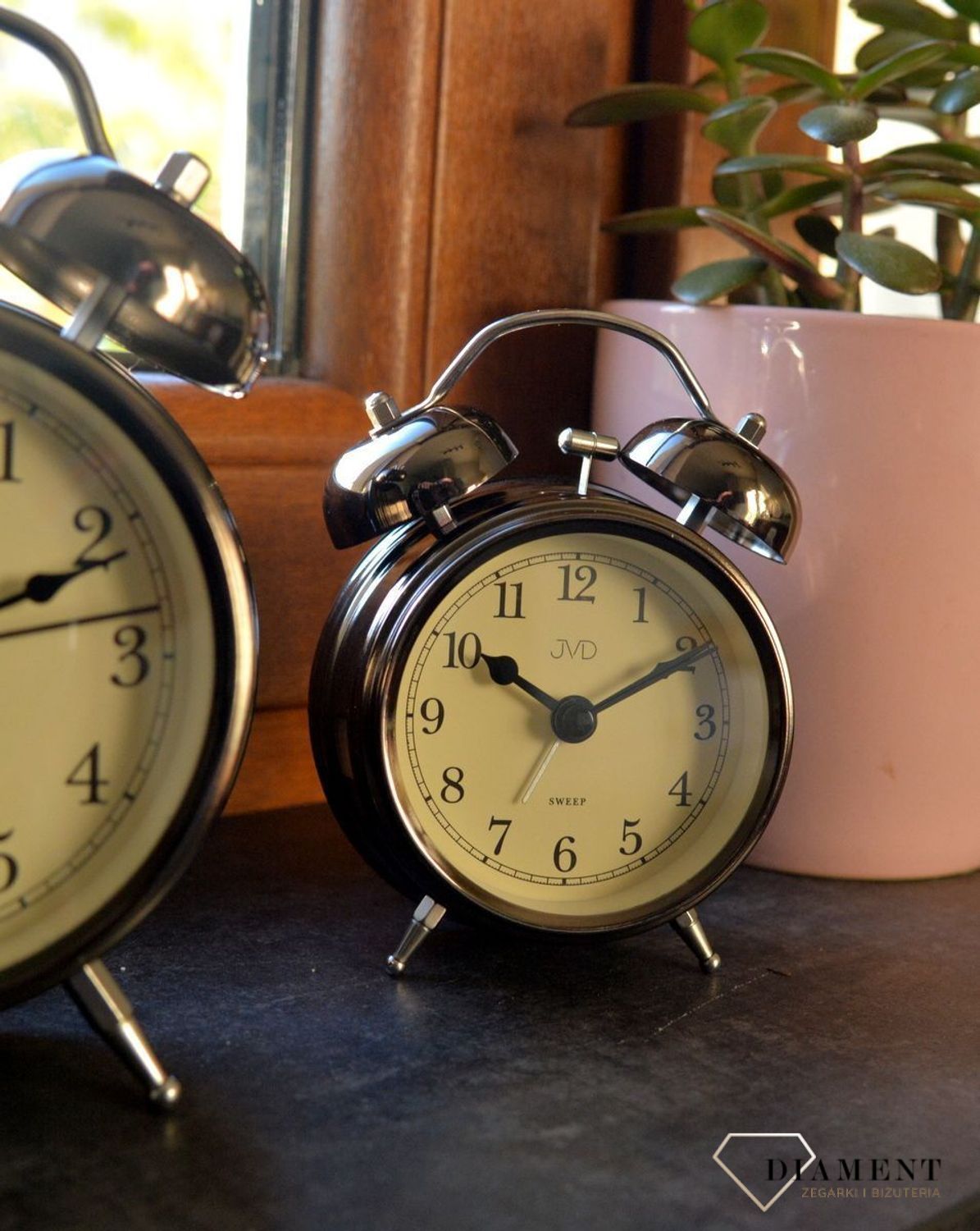 Budzik retro JVD srebrny na baterię nietykający SRP2215.4vv.jpg