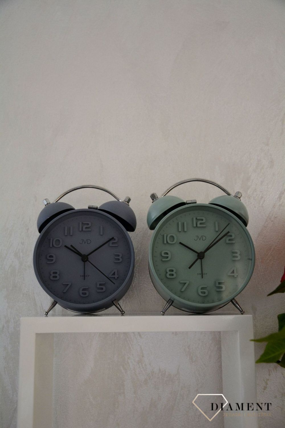 Budzik retro czeskiej marki JVD SRP2216.1 dzwonienie mechaniczne  (2).jpg