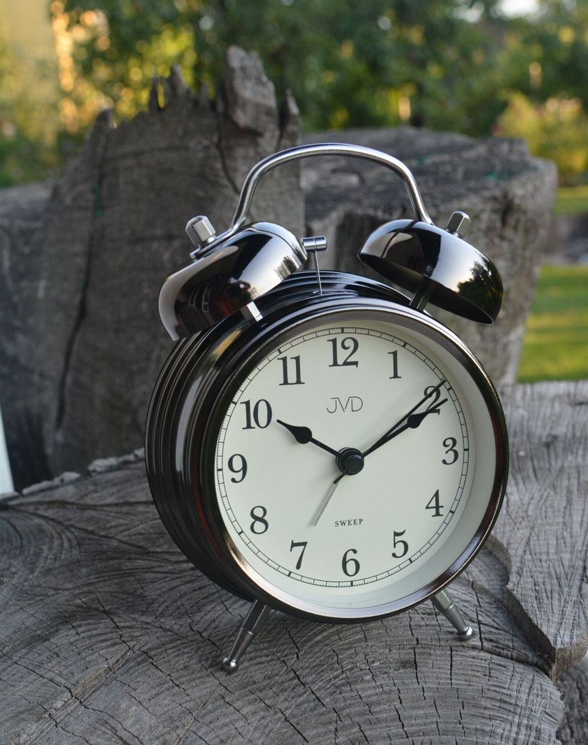 Budzik retro JVD czeskiej marki kolor Srebrny SRP2217.4c.jpg