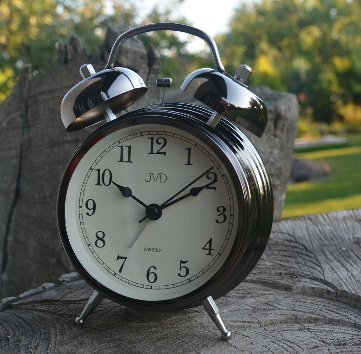 Budzik retro JVD czeskiej marki kolor Srebrny SRP2217.4c.jpg