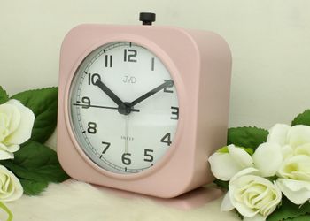 Budzik JVD analogowy różowy DIA-SRP2220.1 – metalowy z mechanicznym dzwonieniem.jpg