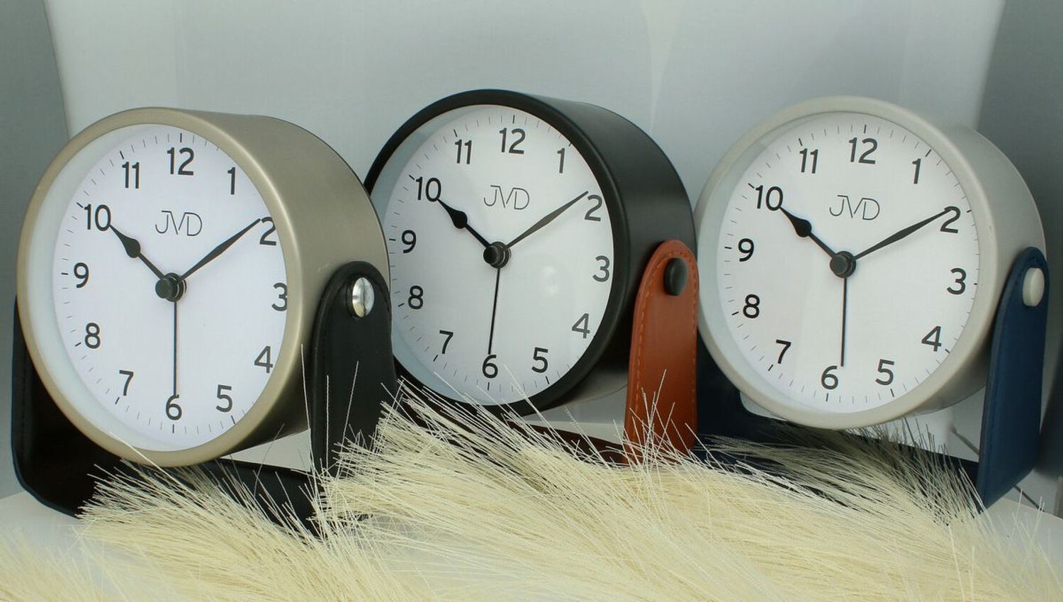 Budzik analogowy JVD DIA-SRP2313.1 czarny – kompaktowy, lekki, minimalistyczny (1).jpg