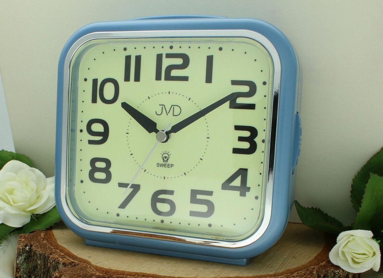 Budzik klasyczny duży JVD cichy mechanizm drzemka SRP2402.1 niebieski. Budzik klasyczny JVD. Klasyczny budzik niebieski. Budzik kwadratowy z cichym mechanizmem. Duży budzik z drzemką..jpg