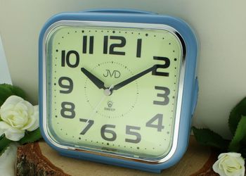 Duży budzik JVD SRP2402.1 z cichym mechanizmem i funkcją drzemki – niebieski, blue.jpg