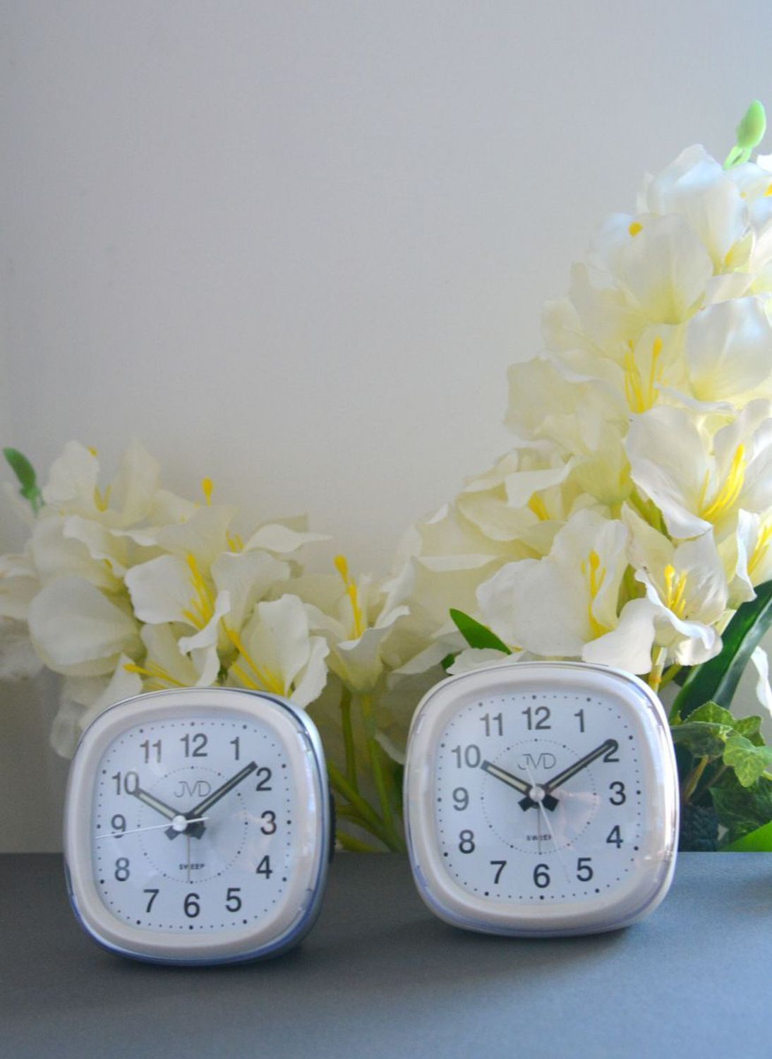 Budzik na baterię Lavvu biały cichy mechanizm SRP811.White.jpg