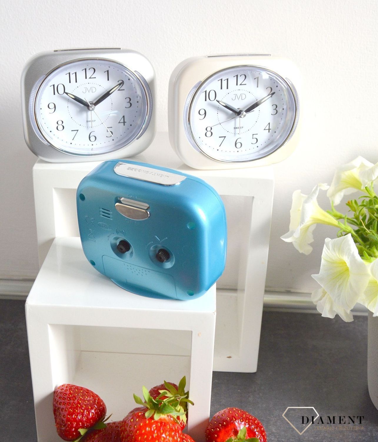 Budzik analogowy czeskiej marki JVD SRP826.5.jpg