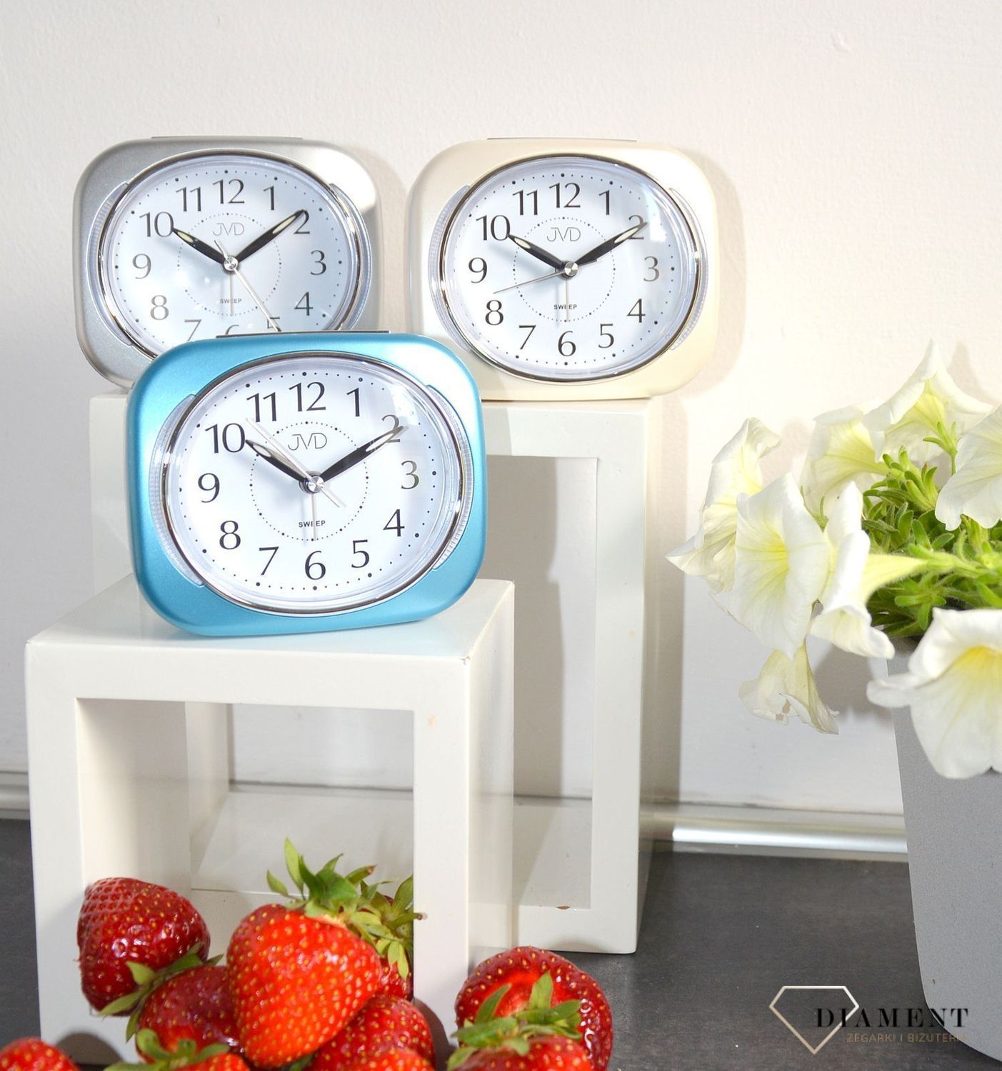 Budzik analogowy czeskiej marki JVD SRP826.5.jpg