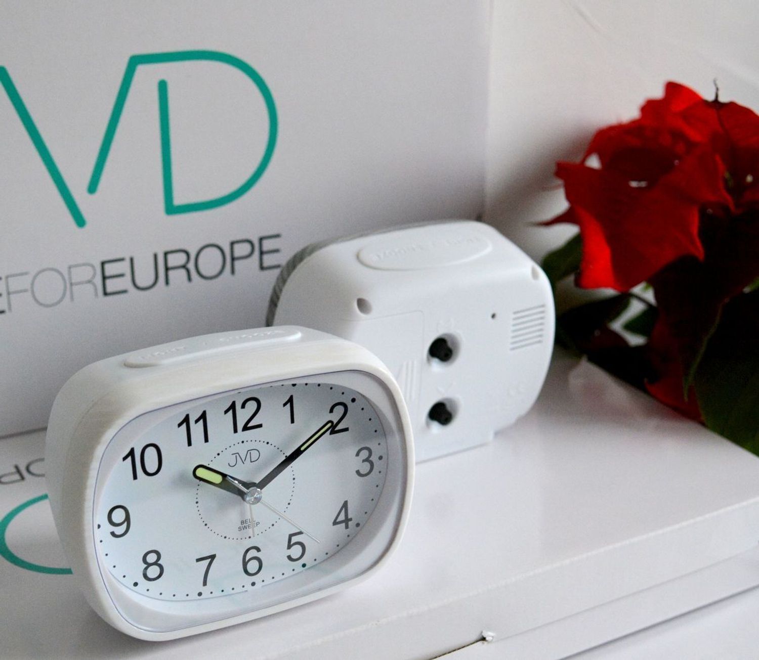 Budzik klasyczny JVD SRP836.8 z płynącym sekundnikiem SRP836.8.jpg