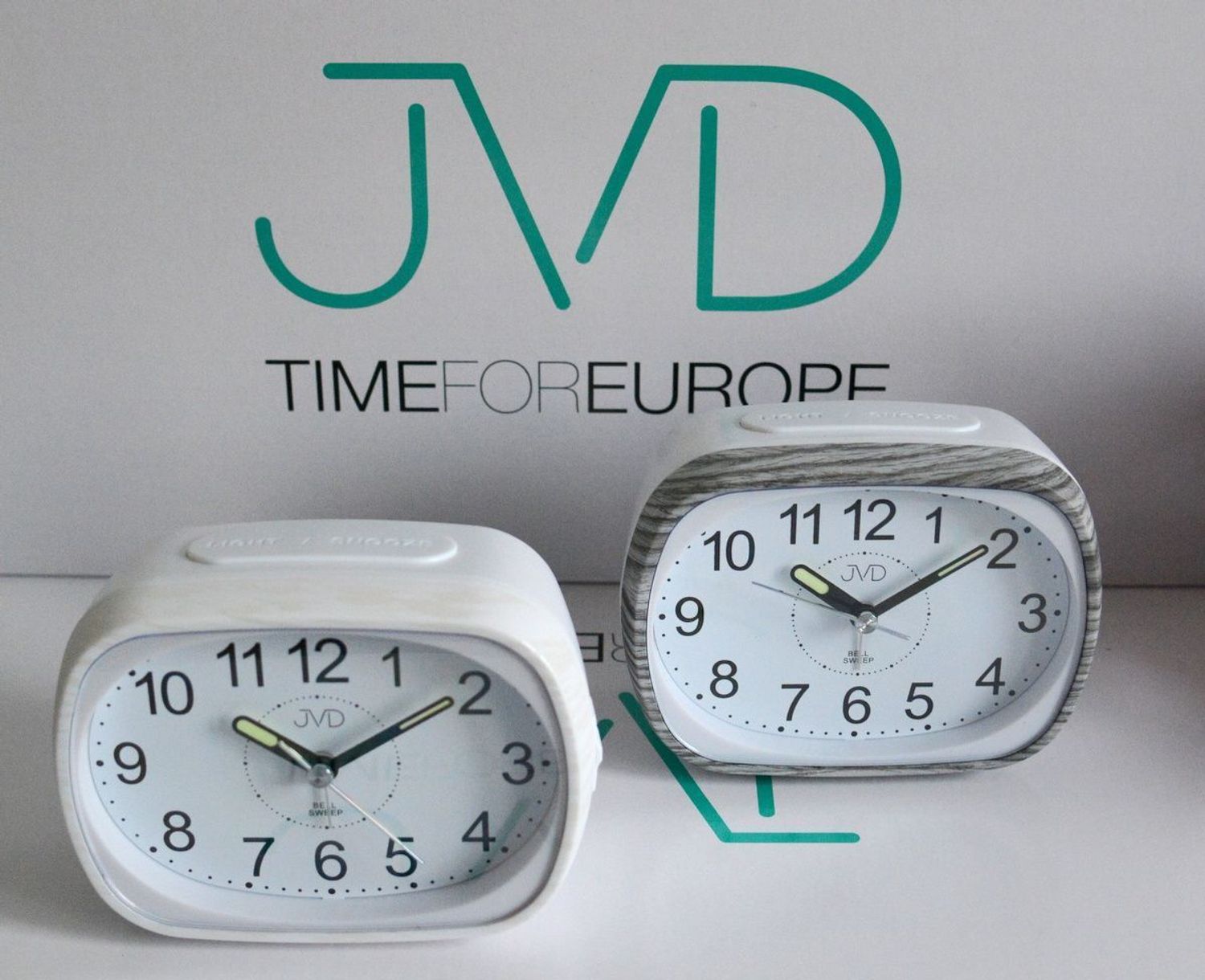 Budzik klasyczny JVD SRP836.9 z płynącym sekundnikiem SRP836.9.jpg