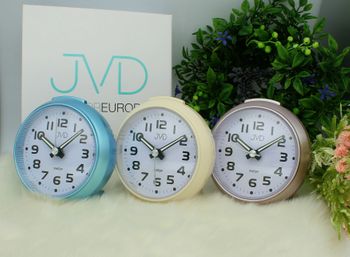 Budzik klasyczny JVD cichy mechanizm drzemka SRP8514.1 niebieski. Budzik klasyczny JVD. Klasyczny budzik niebieski. Budzik kwadratowy z cichym mechanizmem. Mały budzik z drzemką.2.jpg