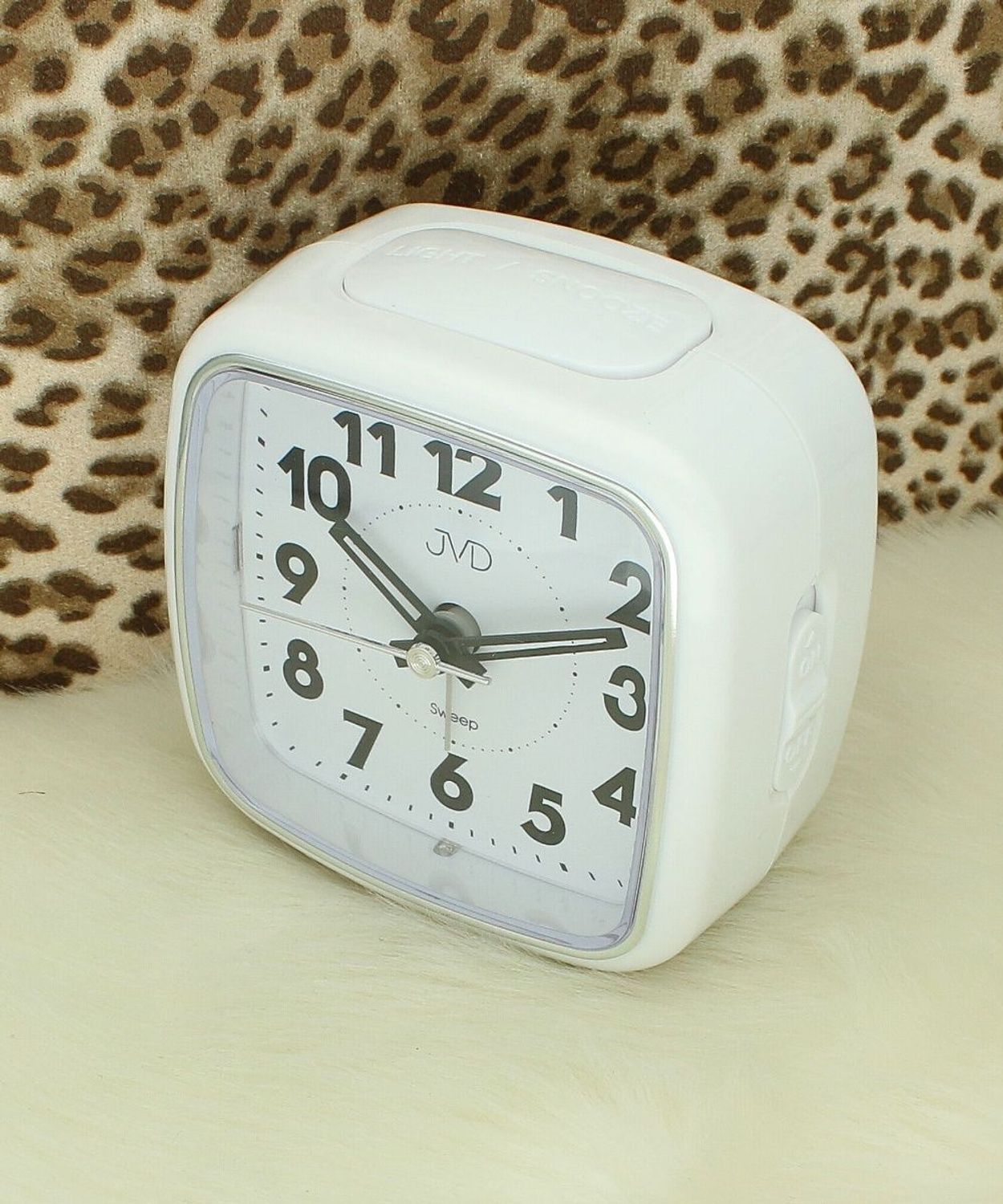 budzik kwarcowy, budzik z alarmem, podświetlany budzik, budzik z funkcją drzemki, cichy budzik, zegar na baterie, BUDZIK-SRP878.31.jpg